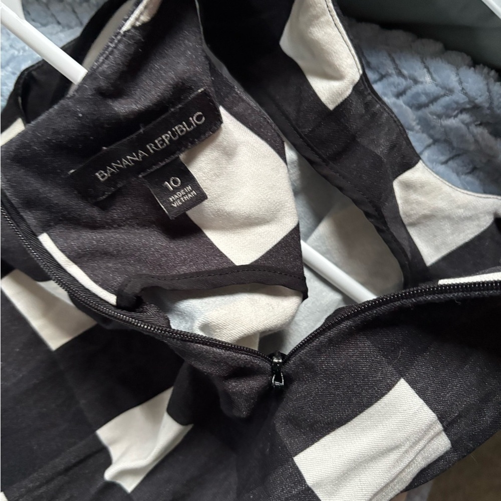 Banana Republic Black and White Midi Dress